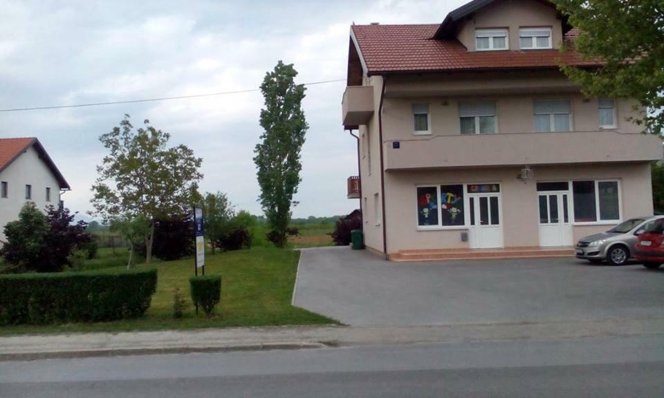 Kuc Kuc Apartmani Karlovac Eksteriør billede